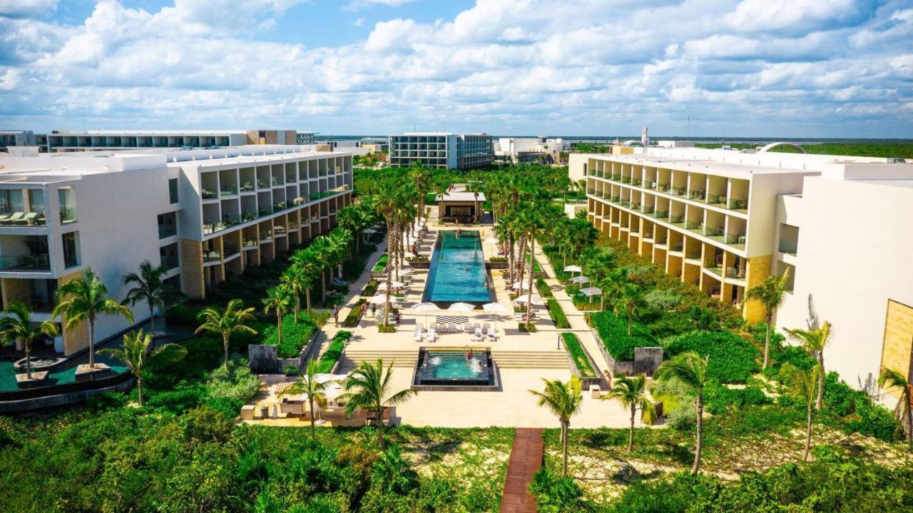 Family Selection At Grand Palladium Select Costa Mujeres Cancun Bagian luar foto