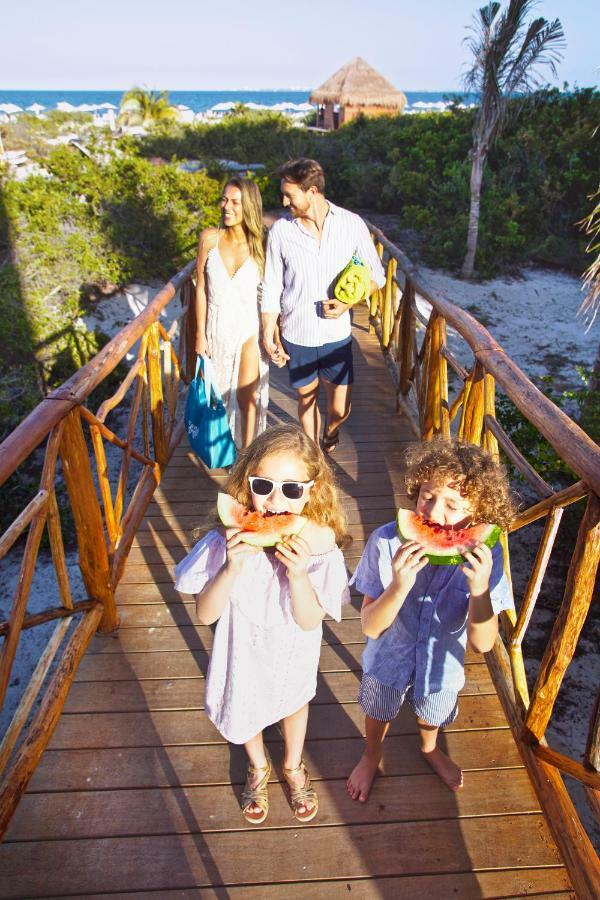 Family Selection At Grand Palladium Select Costa Mujeres Cancun Bagian luar foto